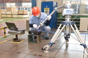 利用三维激光扫描测量臂测量外形结构复杂部品，实现 依照设计三维图进行的全方位检测，力求产品与设计的100%一致。